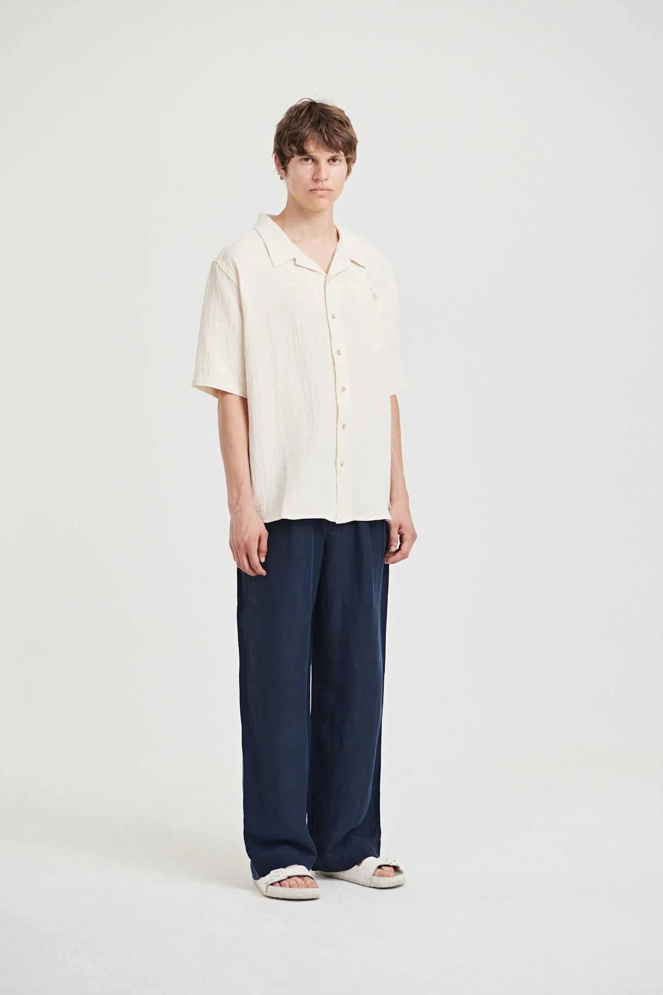 08/ Wide leg double pleated trousers