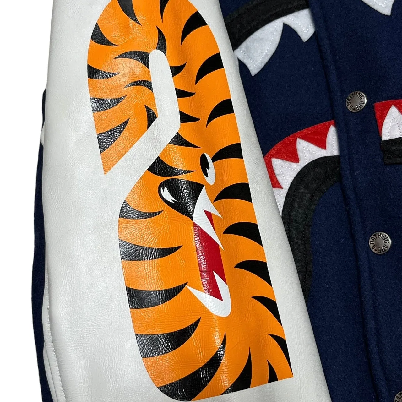 A BATHING APE アベイシングエイプ SAMPLE SHARK VARSITY JACKET レザースリーブシャークスタジャン