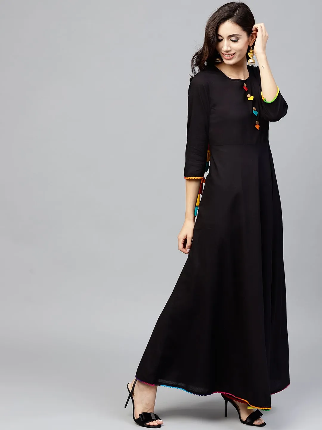 Black Maxi Dress With With Round Neck And 3/4 Sleeves