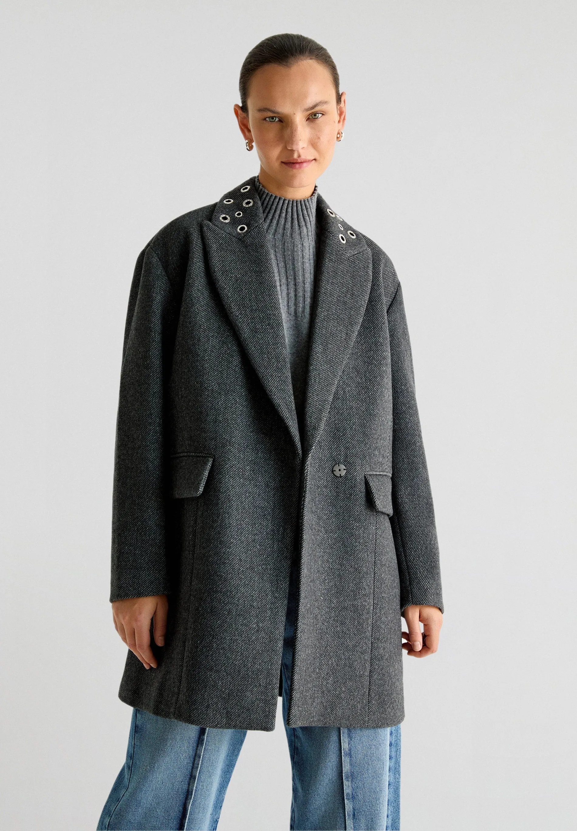 EYELET COAT