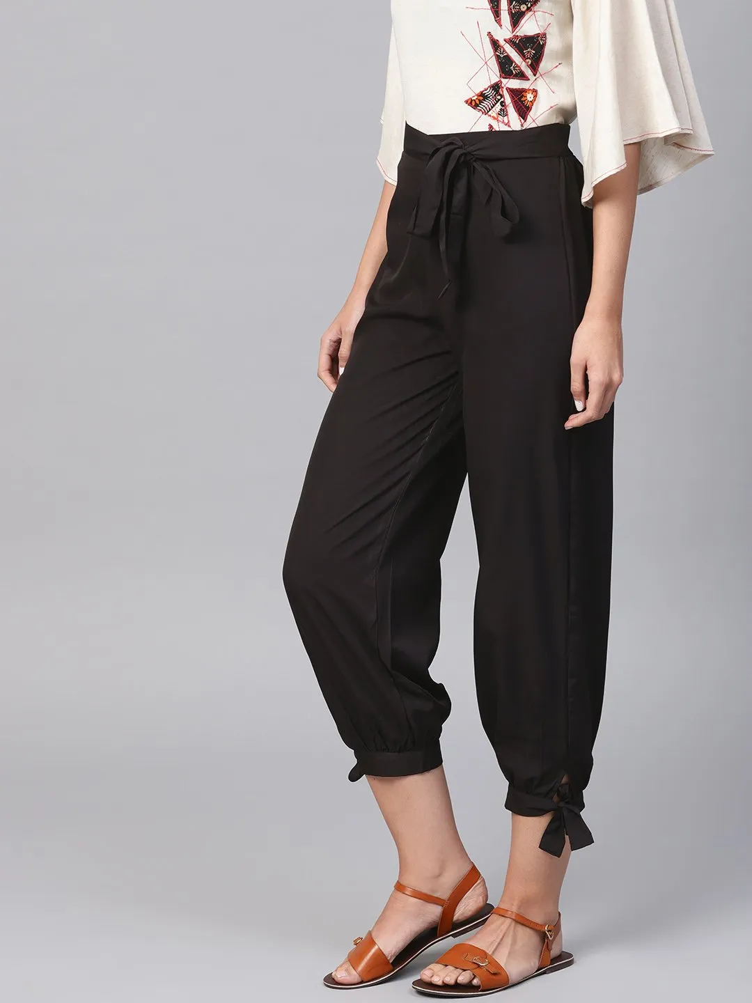 Solid Black Knot Style Capri Pant