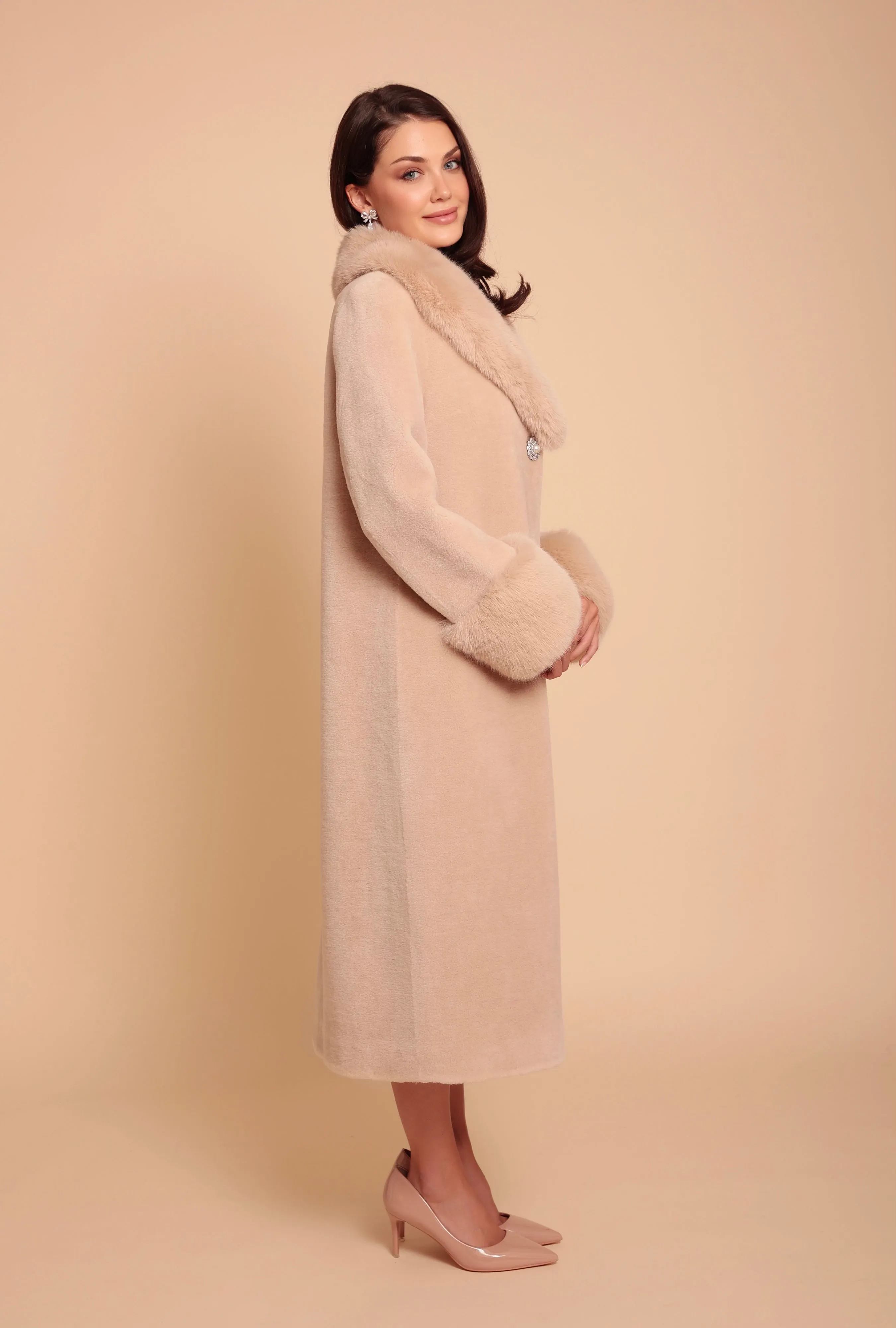 'Sunset Boulevard' Long Wool Coat with Faux Fur Collar in Cammello