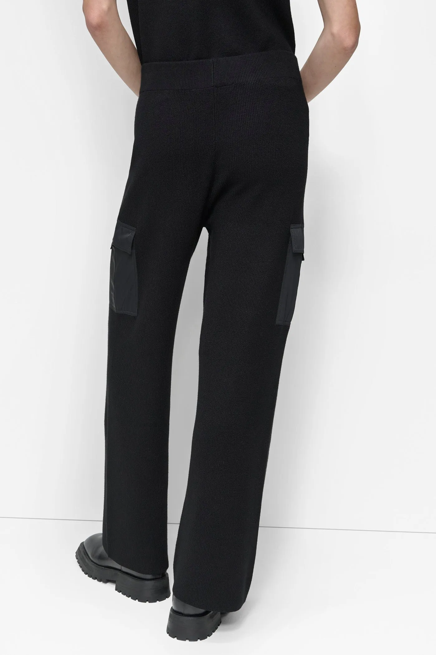 SWEATER PANT WITH SATIN POCKET