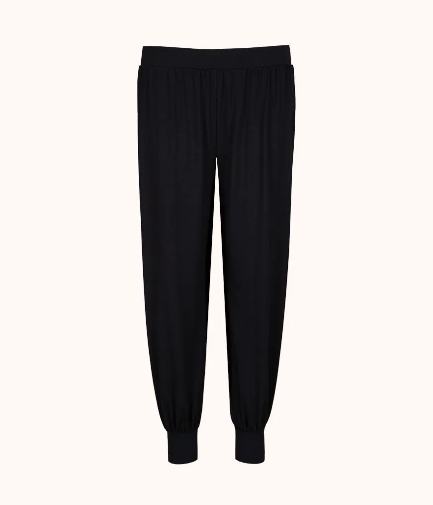 The All-Day Jogger: Jet Black