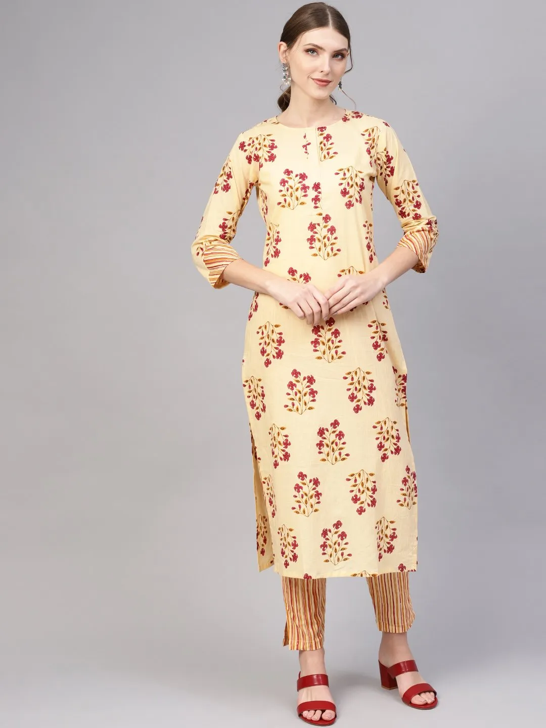 Women Cream-Coloured & Magenta Printed Kurta With Trousers